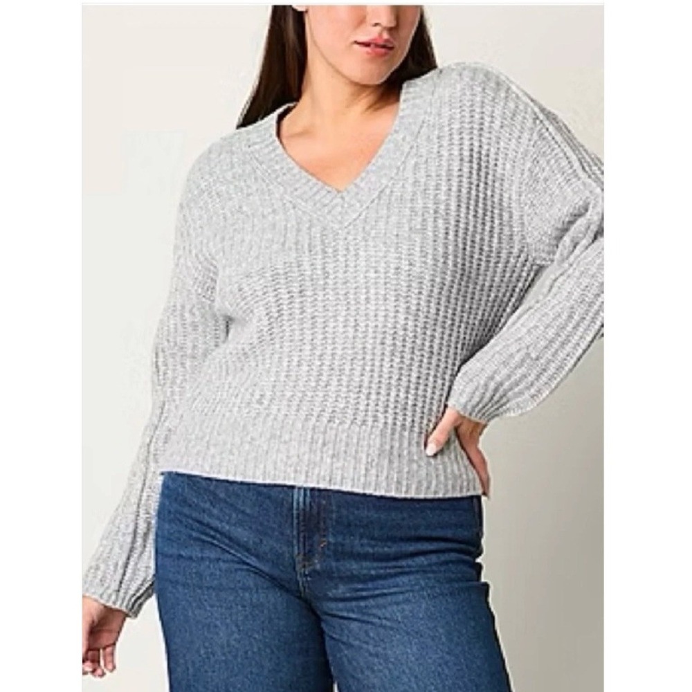 A.N.A. Women's Sz Medium V-Neck Sweater Light Heather Gray Balloon Sleeve Ribbed